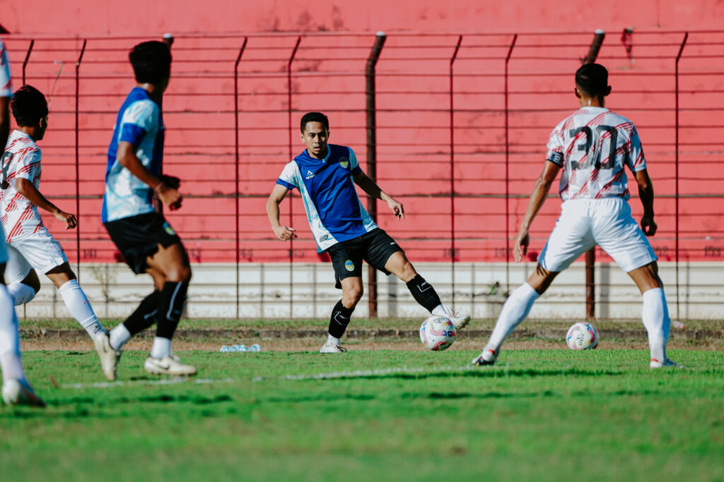 Latihan bersama vs Persis-14