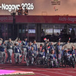 Defile kontingen Indonesia saat upacara pembukaan Asian Para Games 2026 di Nagoya City Mizuho Park Athletic Stadium, Nagoya, Jepang, Minggu (18/10/2026).
